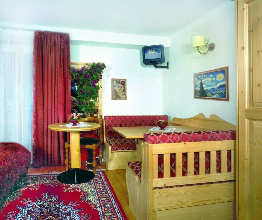 Hotel Bellevue Canazei Esterno foto
