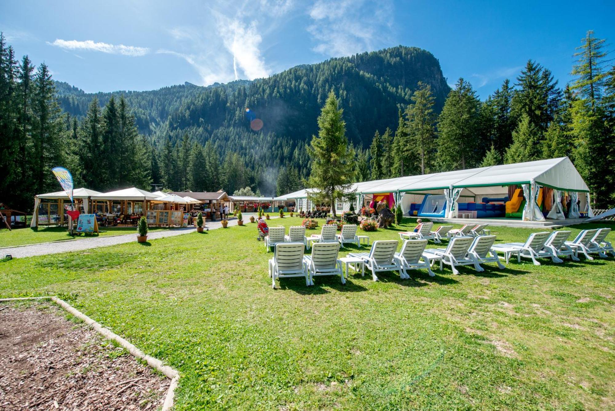 Hotel Bellevue Canazei Esterno foto